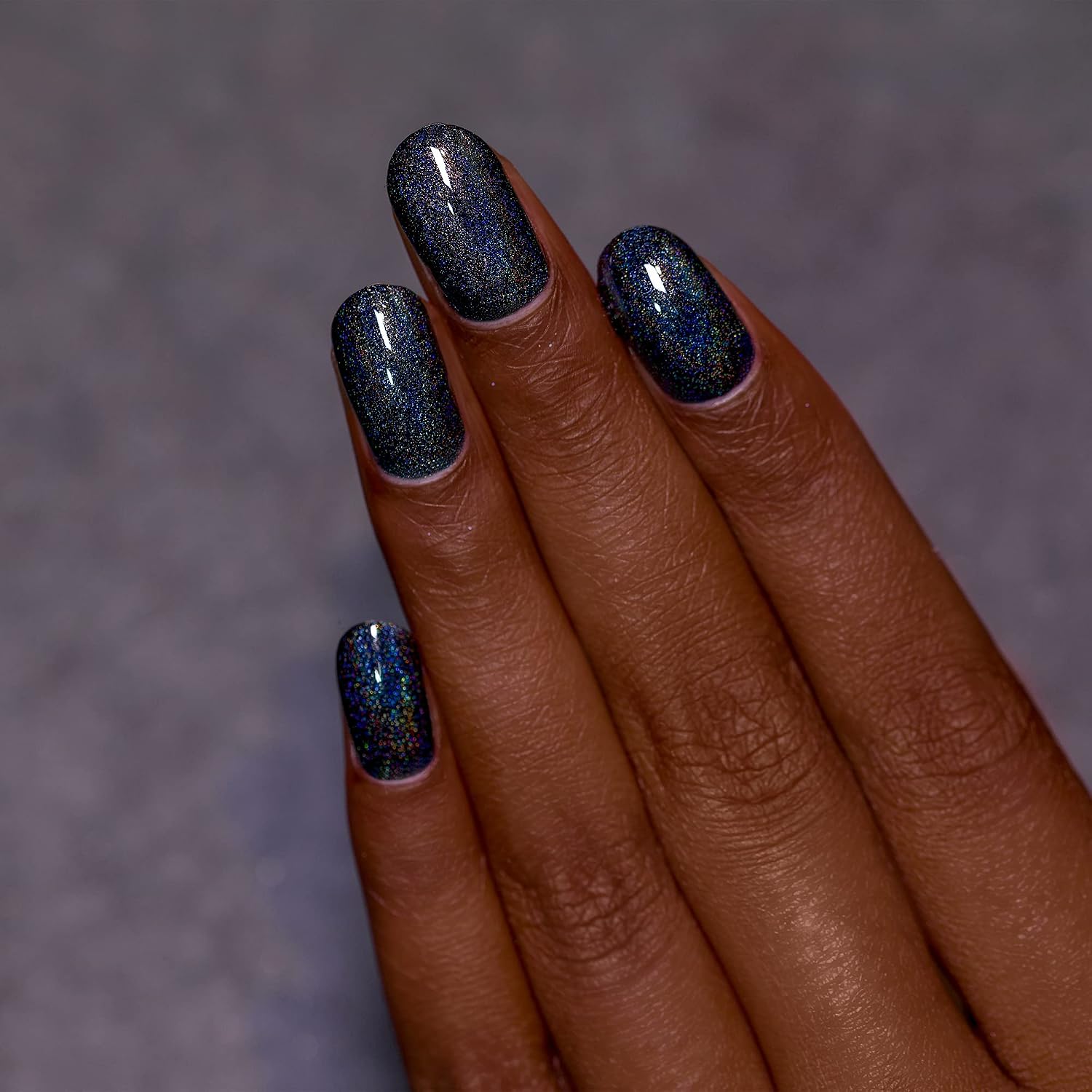 ESMALTE DE UÑAS ILNP BLACK MAGIC NEGRO HOLOGRÁFICO PROFUNDO - 5