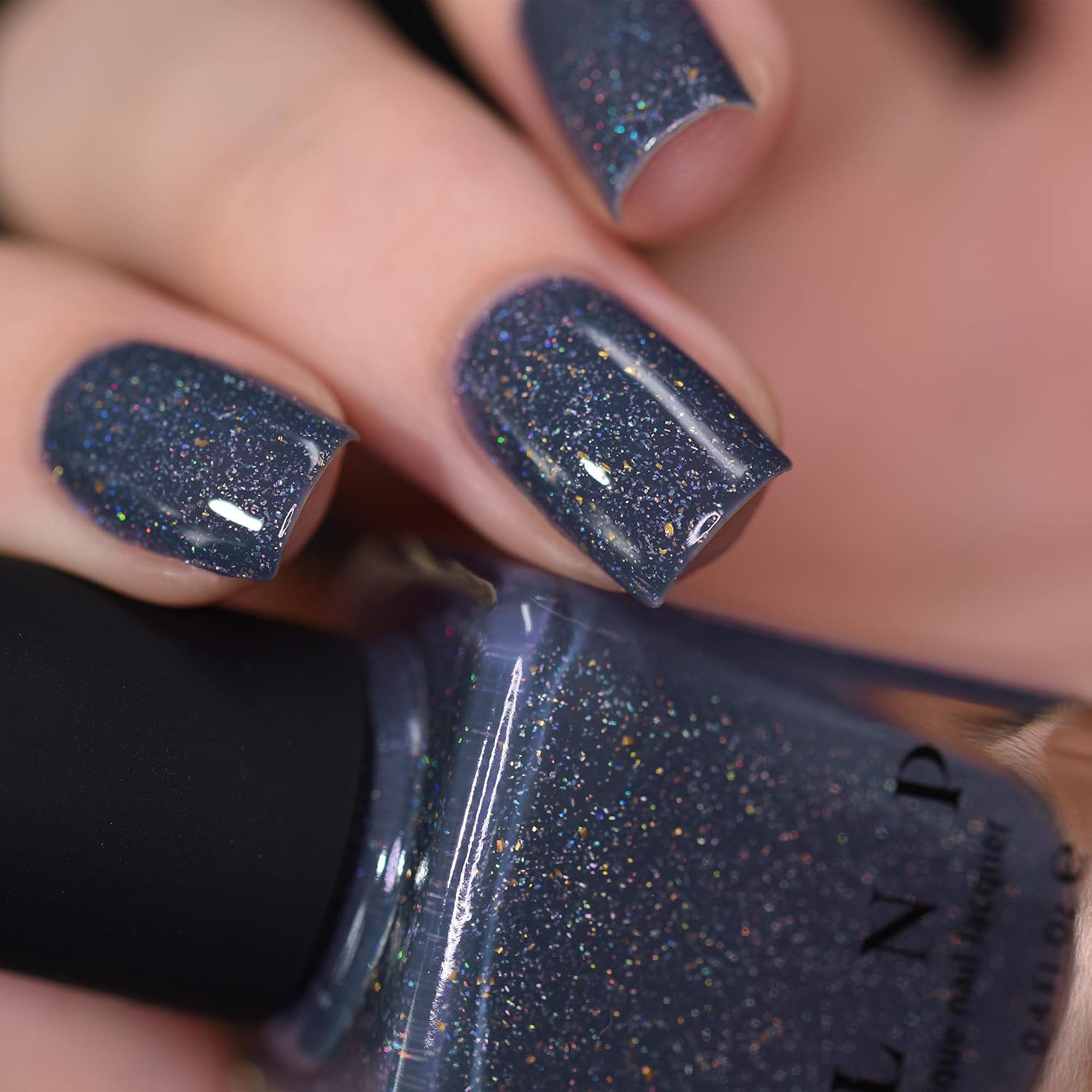 ESMALTE DE UÑAS ILNP BETTER DAYS AZUL MEDIANOCHE HOLOGRÁFICO - 3