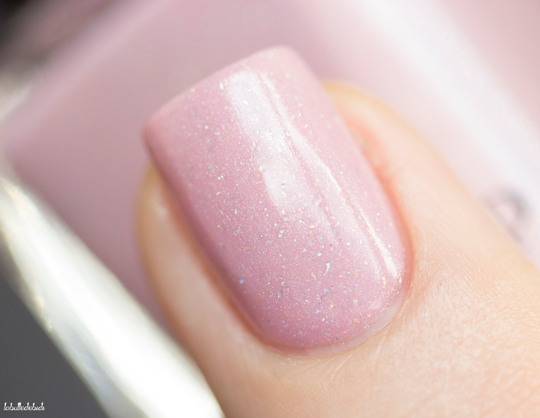 ESMALTE DE UÑAS ILNP DAISY JANE ROSADO BEBÉ HOLOGRÁFICO - 4