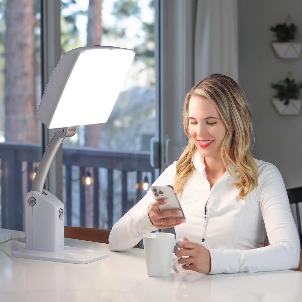 LÁMPARA DE TERAPIA DE LUZ CAREX DAY-LIGHT SKY 10000 LUX BLANCA CON ALTURA Y BRILLO AJUSTABLES - 3