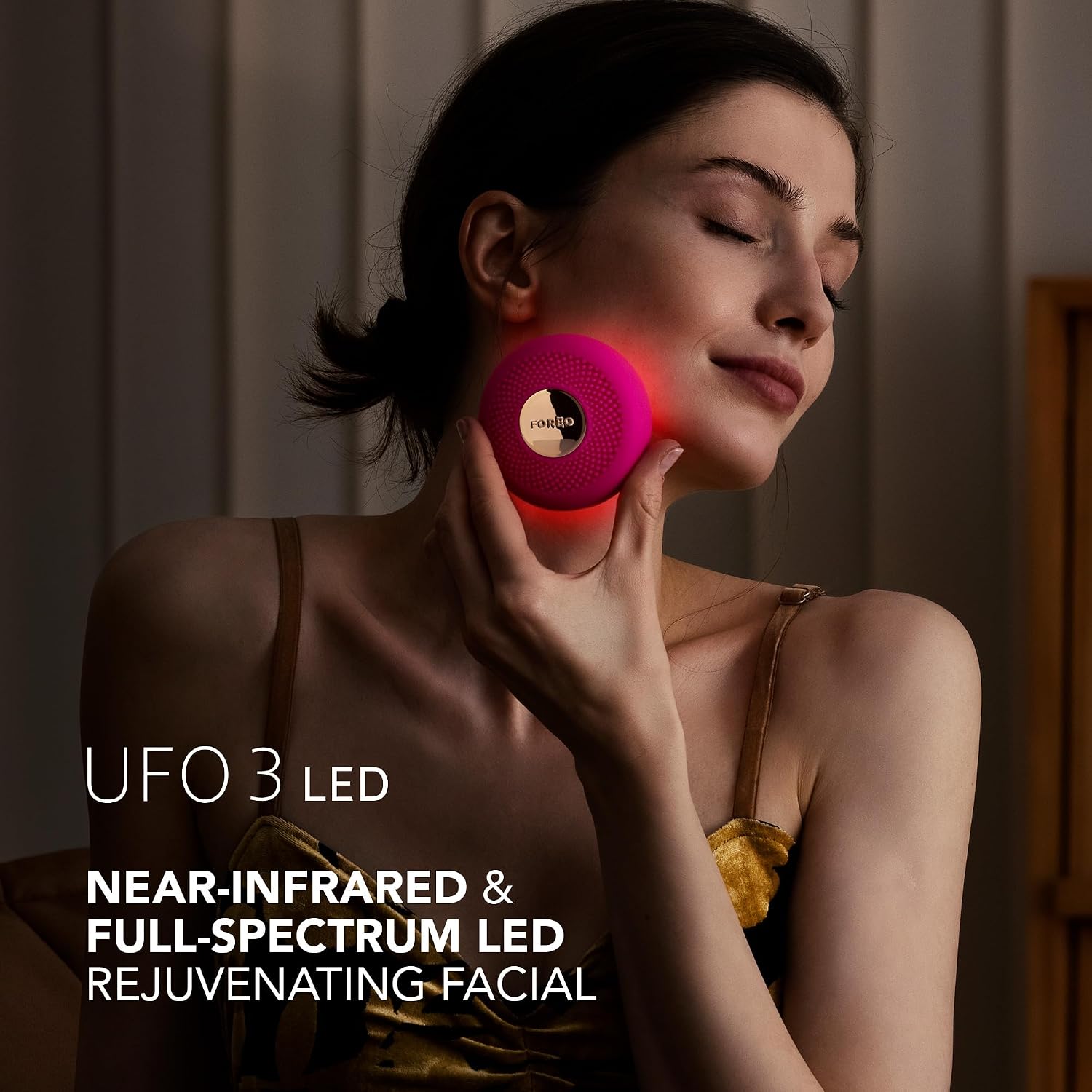 DISPOSITIVO FACIAL FOREO UFO 3 LED CON 14 MASCARILLAS Y CREMA ILUMINADORA PARA OJOS IRIS - 3