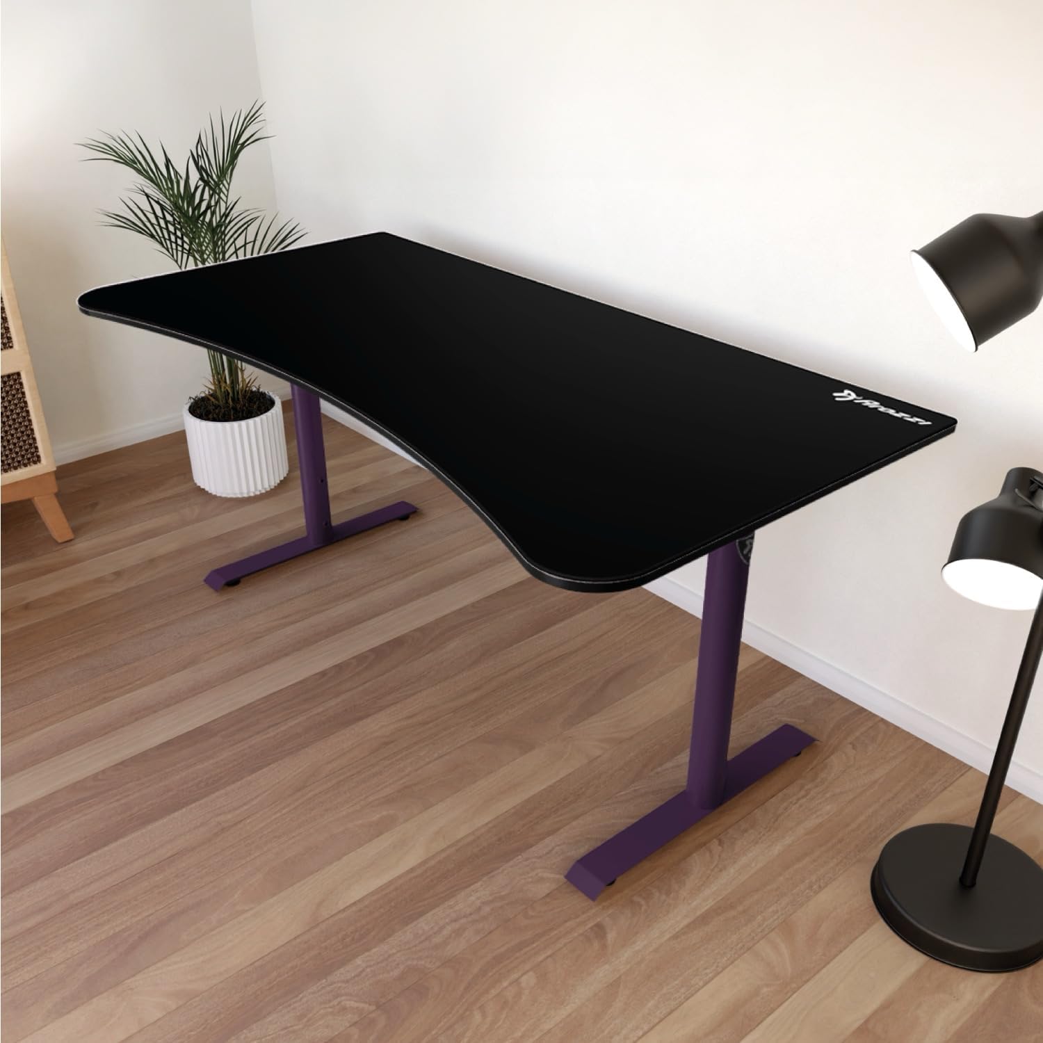ESCRITORIO AROZZI ARENA ULTRAWIDE CURVO GAMING Y OFICINA CON TAPETE RESISTENTE AL AGUA Y SOPORTES PARA 3 MONITORES PÚRPURA - 2