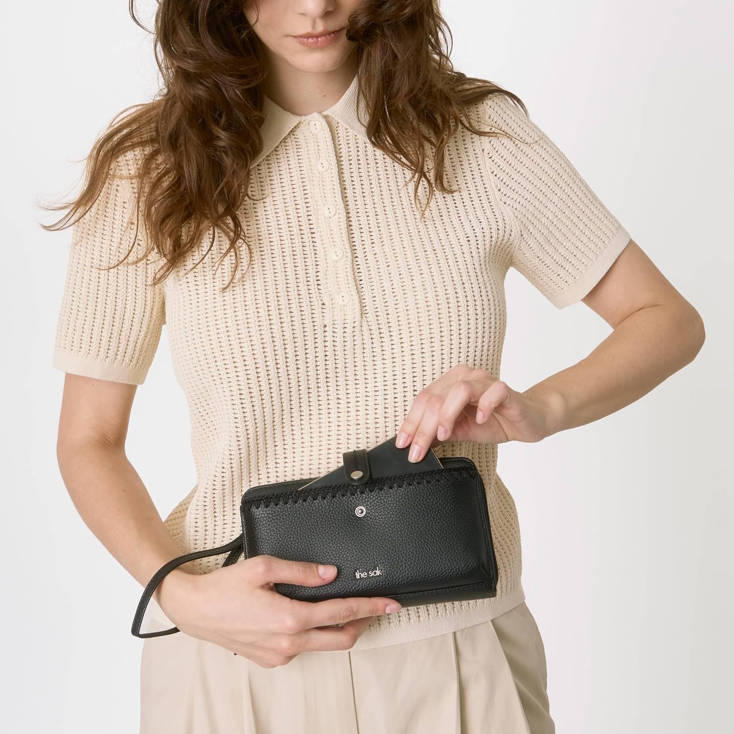 BOLSO CRUZADO PARA SMARTPHONE THE SAK IRIS PEQUEÑO PARA MUJER CON BILLETERA Y CONVERTIBLE EN PULSERA CON CIERRE - 4