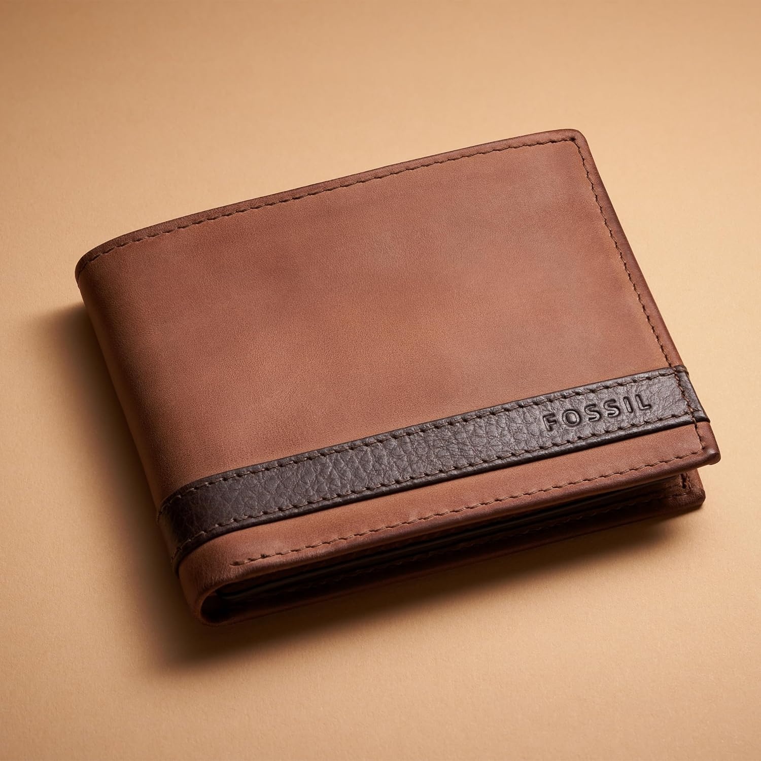 BILLETERA PARA HOMBRE FOSSIL QUINN DE CUERO MARRÓN CON FLIP ID - 5