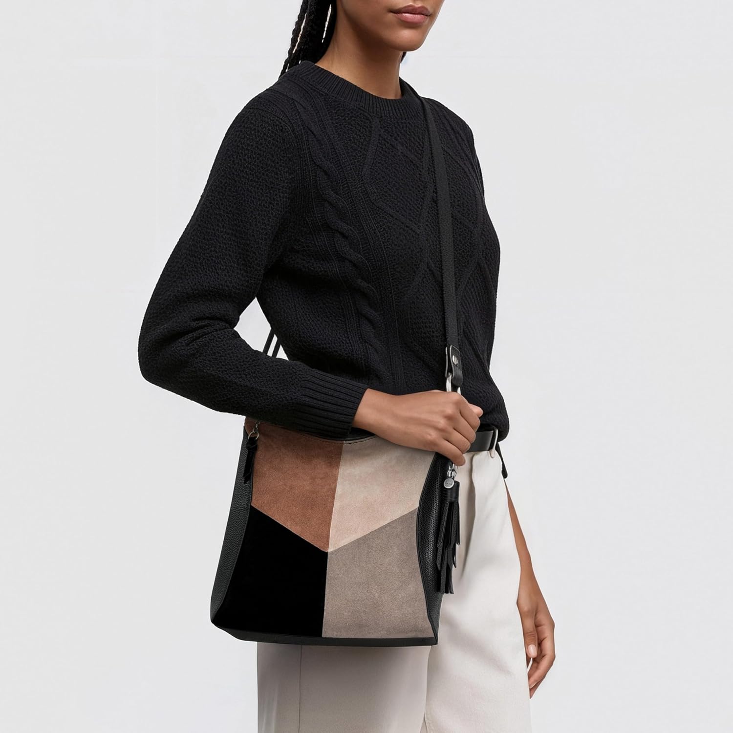 BOLSO CRUZADO THE SAK LUCIA DE CUERO CON CIERRE Y CORREA AJUSTABLE - 2