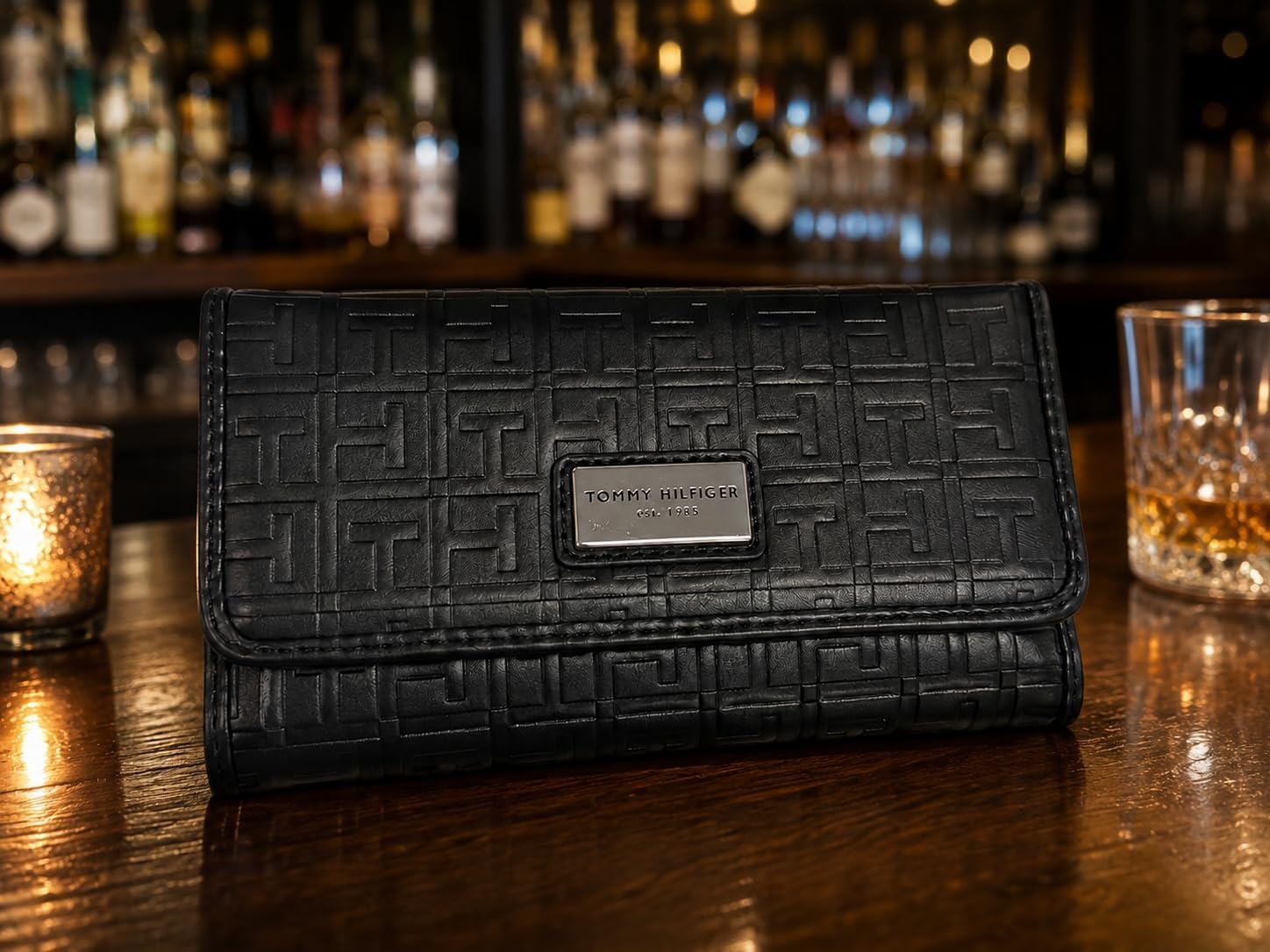 BILLETERA PARA MUJER TOMMY HILFIGER LOGO CHECKBOOK CLUTCH BAG NEGRO - 3