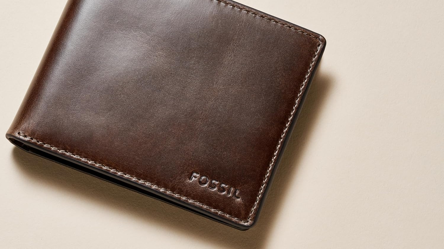 BILLETERA PARA HOMBRE FOSSIL DERRICK DE CUERO CON BLOQUEO RFID BIFOLD CON FLIP ID MARRÓN OSCURO - 4