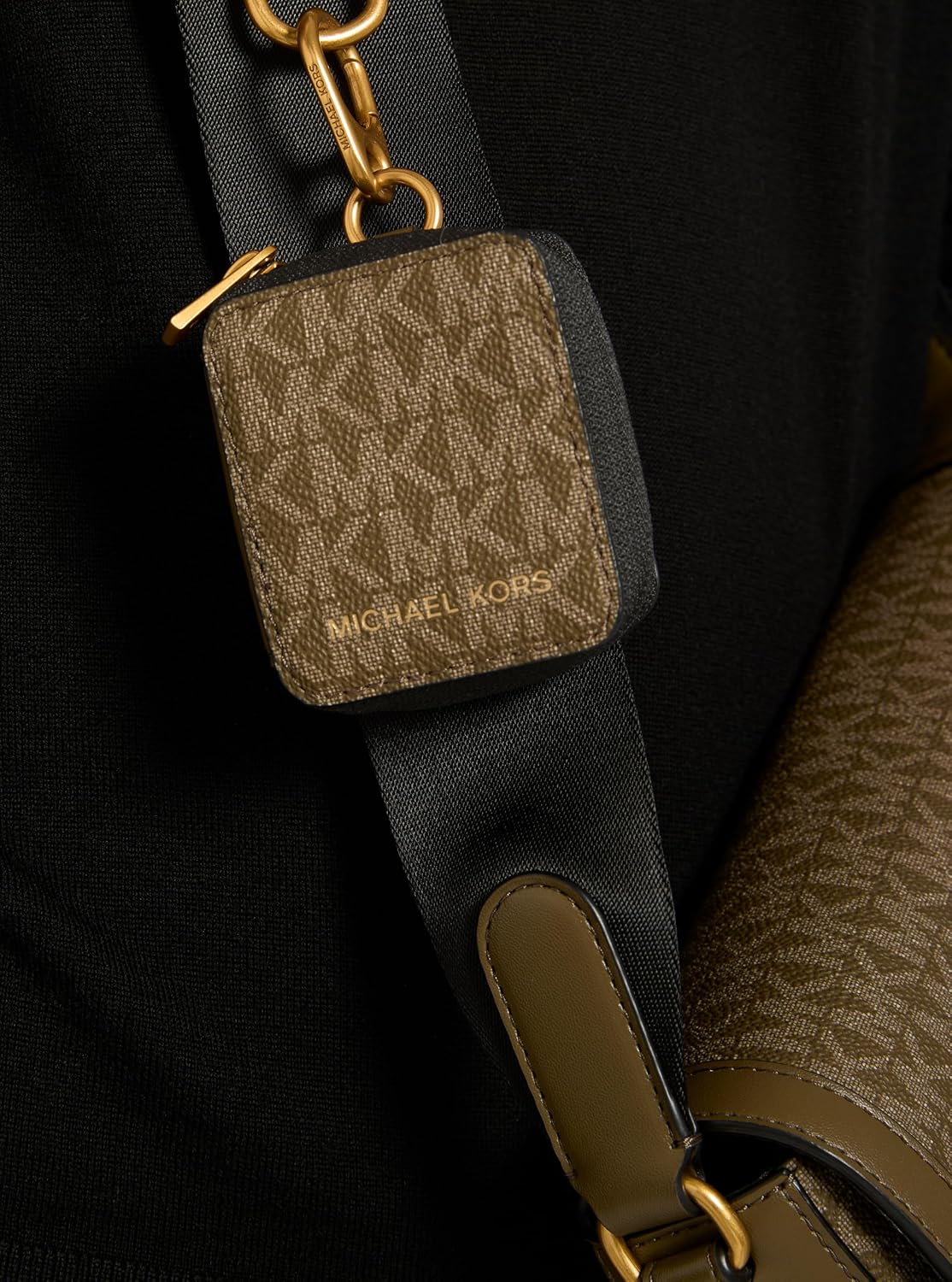 BOLSO CRUZADO MICHAEL KORS HUDSON MINI CON BOLSILLO - 2