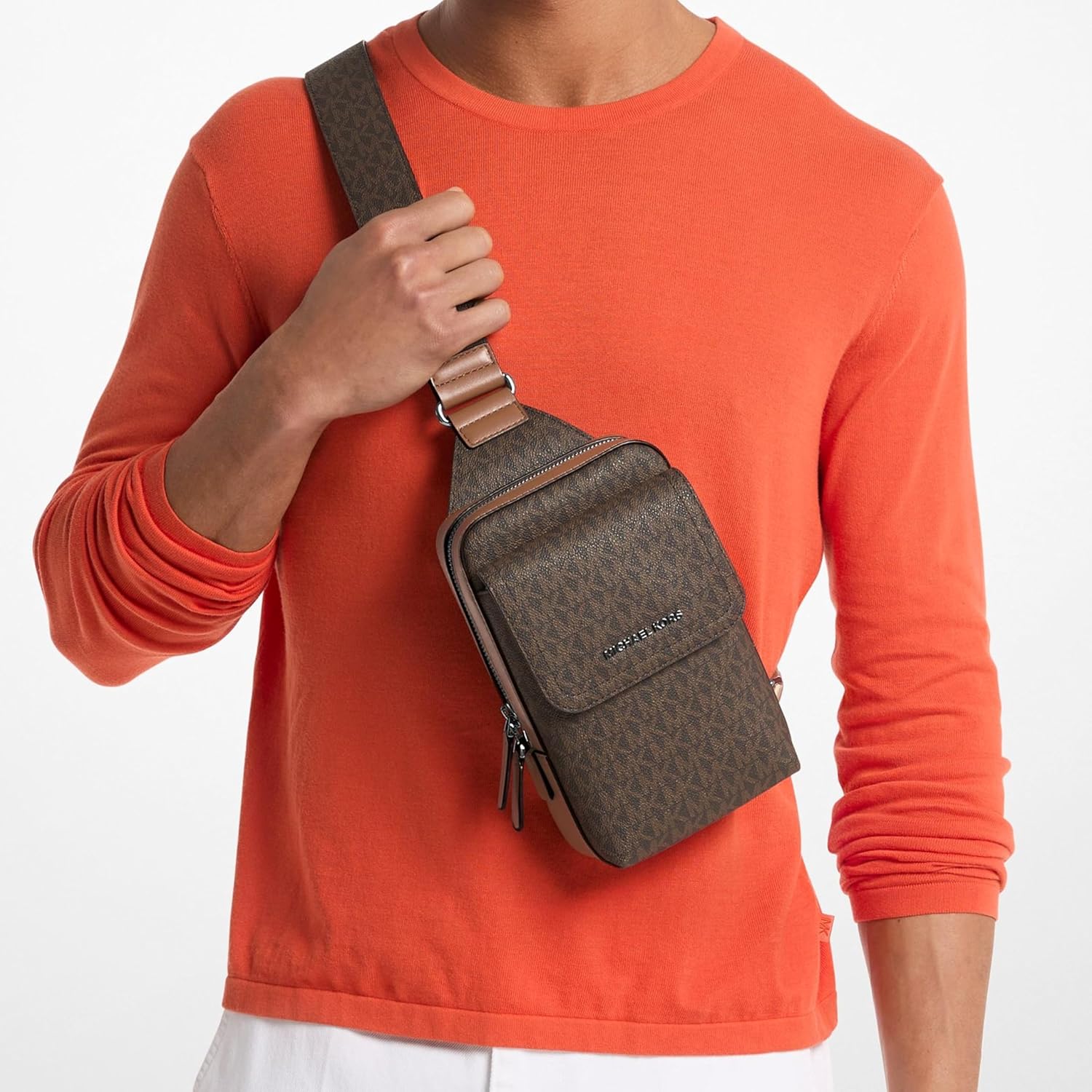 BOLSO CRUZADO MICHAEL KORS HUDSON MEDIANO MARRÓN - 2