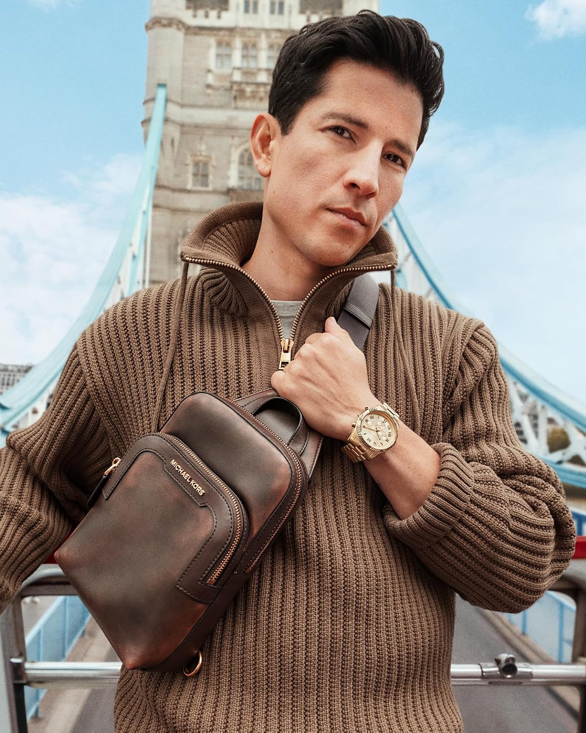 BOLSO TIPO SLING MICHAEL KORS HUDSON PARA HOMBRE MEDIANO DOBLE CIERRE - 3