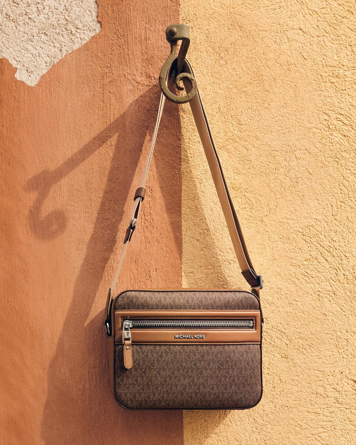 BOLSO CROSSBODY MICHAEL KORS JET SET TOUR PARA HOMBRE - 5