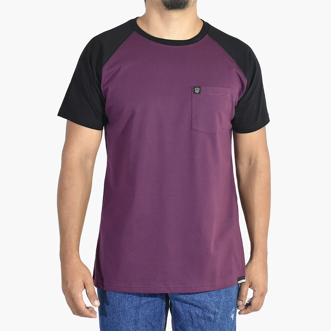 POLO RANGLAN DE ALGODÓN CON BOLSILLO YONISTERS CLOTHING MORADO - 1