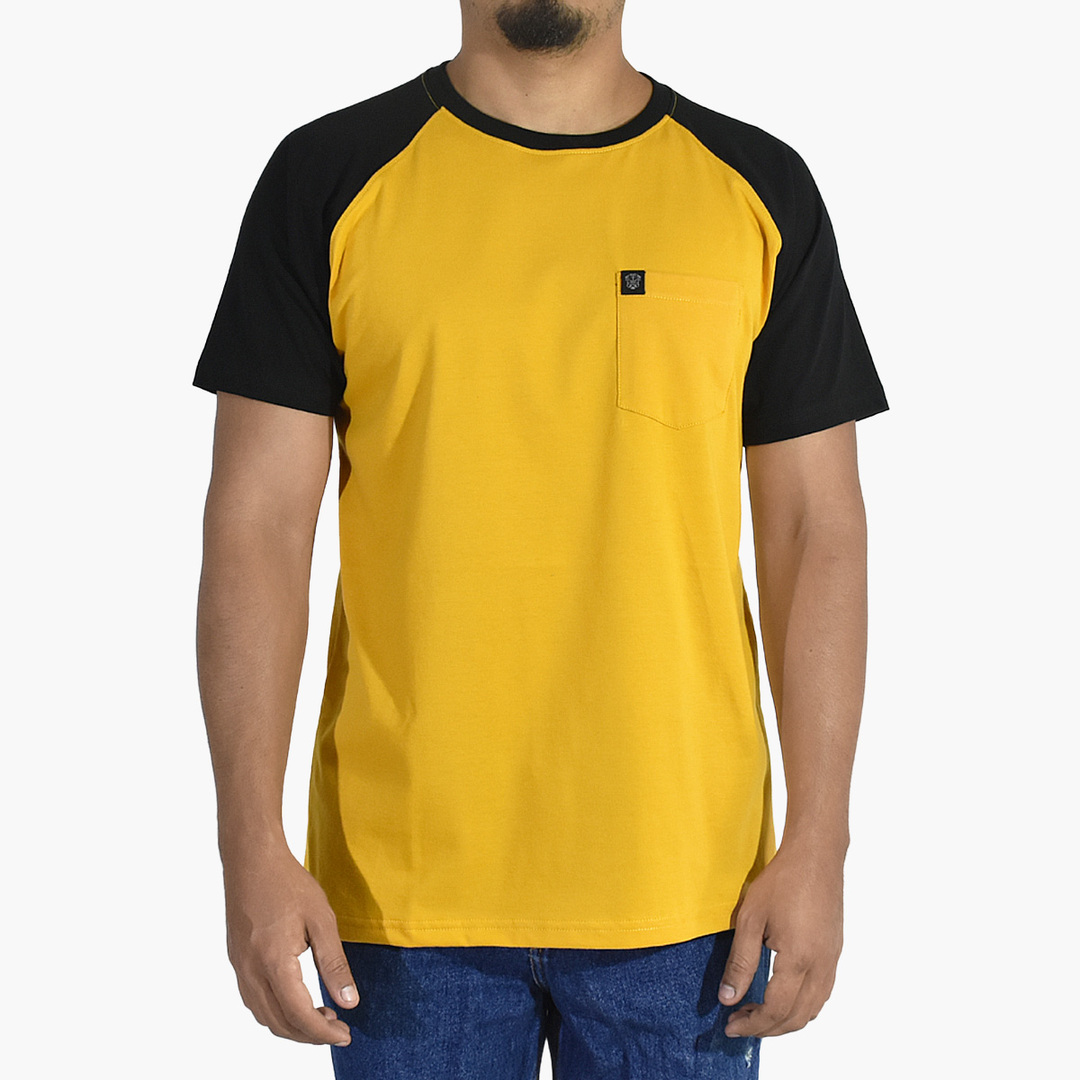 POLO RANGLAN DE ALGODÓN CON BOLSILLO YONISTERS CLOTHING AMARILLO - 1