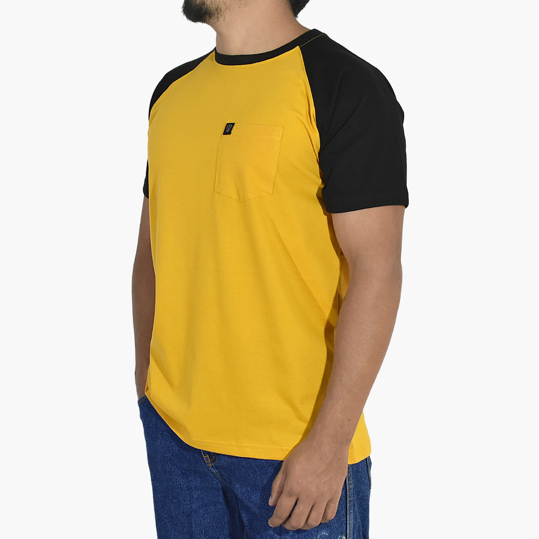 POLO RANGLAN DE ALGODÓN CON BOLSILLO YONISTERS CLOTHING AMARILLO - 3
