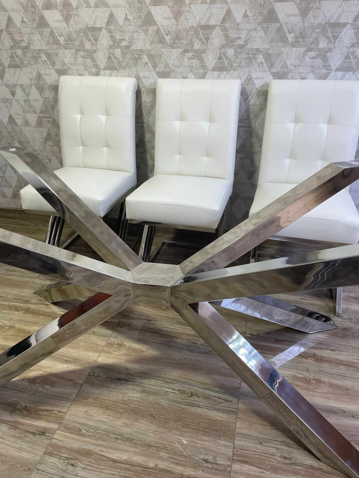MESA COMEDOR DE ACERO INOXIDABLE EZAÙ - DISEÑO EXTRAORDINARIO - 1