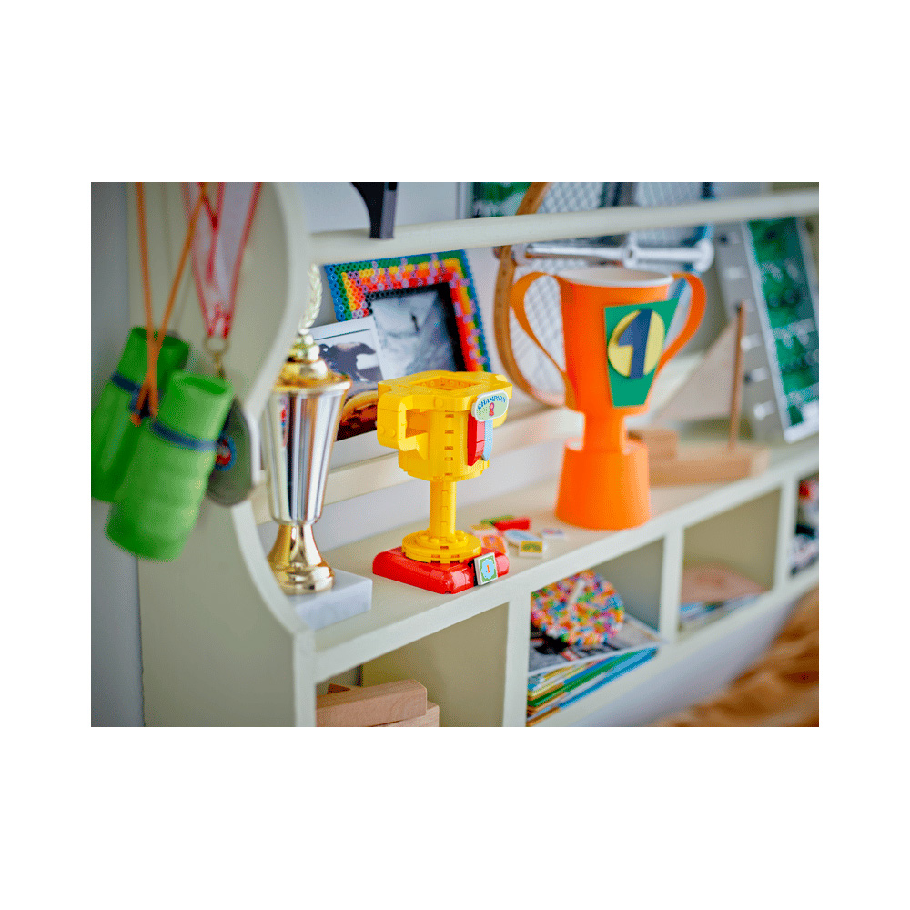 LEGO BUILDABLE CUSTOMIZABLE TROPHY AWARD KIT 40688 - 2