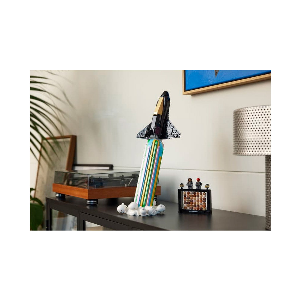 LEGO ICONS OVER THE MOON WITH PHARRELL WILLIAM 10391 - 2