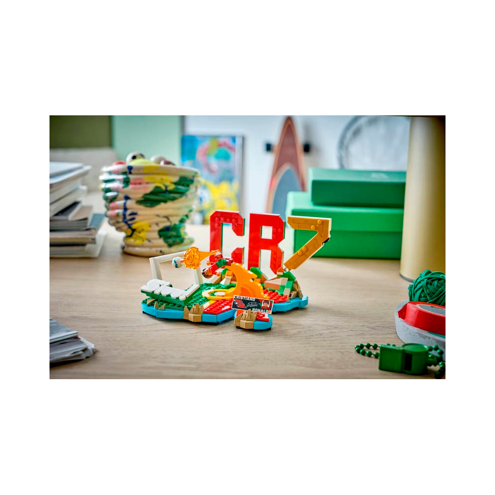 LEGO EDITIONS CRISTIANO RONALDO SOCCER HIGHLIGHTS 43012 - 4