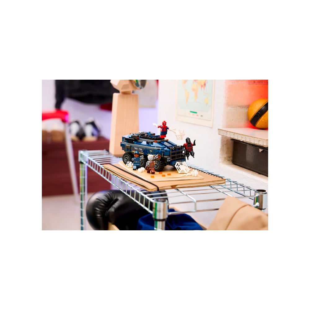 LEGO MARVEL SPIDER MAN PRISON TRANSPORT CHASE 76349 - 5