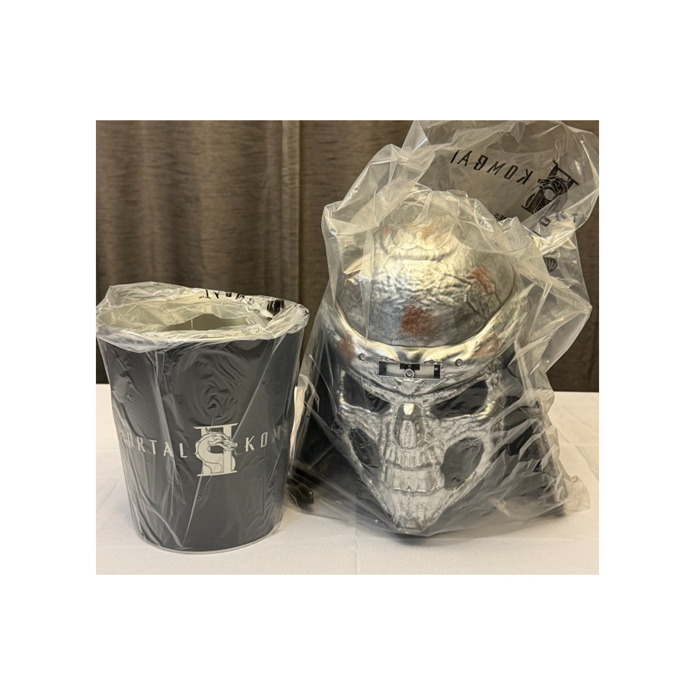 POPCORN BUCKET MORTAL KOMBAT 2 SHAO KAHN HELMET - 4