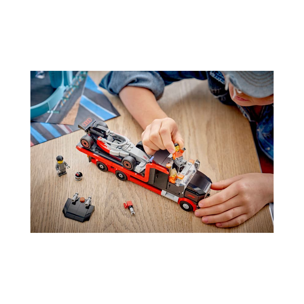 LEGO CITY F1 DISPLAY TRUCK WITH AUDI F1 RACE CAR 60493 - 2