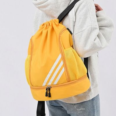 BOLSA DEPORTIVA CON CORDÓN - 4