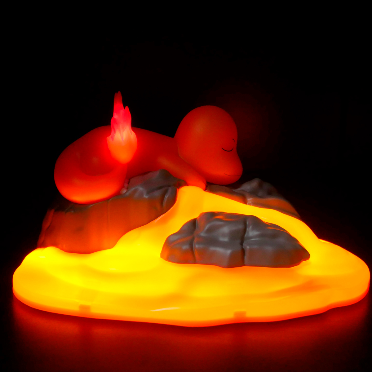 LUZ PORTATIL DE CHARMANDER CON ESCENA ILUMINADA - 4