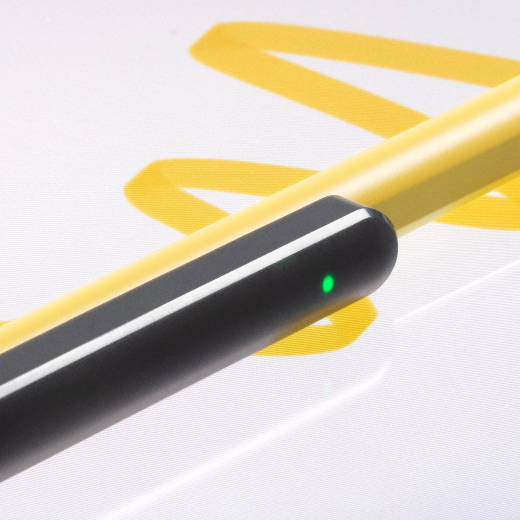 LÁPIZ ZAGG ÓPTICO STYLUS PRO IPAD CON CARGA INALÁMBRICA COLOR AMARILLO - 4