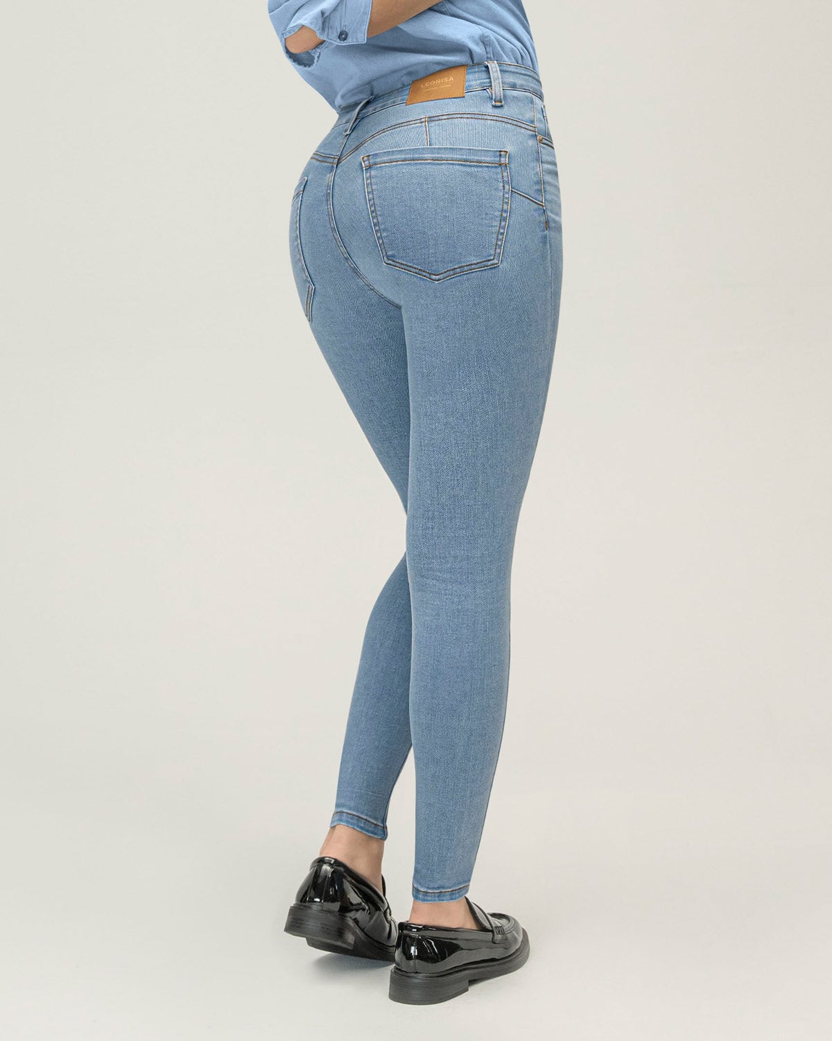 JEAN SKINNY LEVANTA COLA - 2