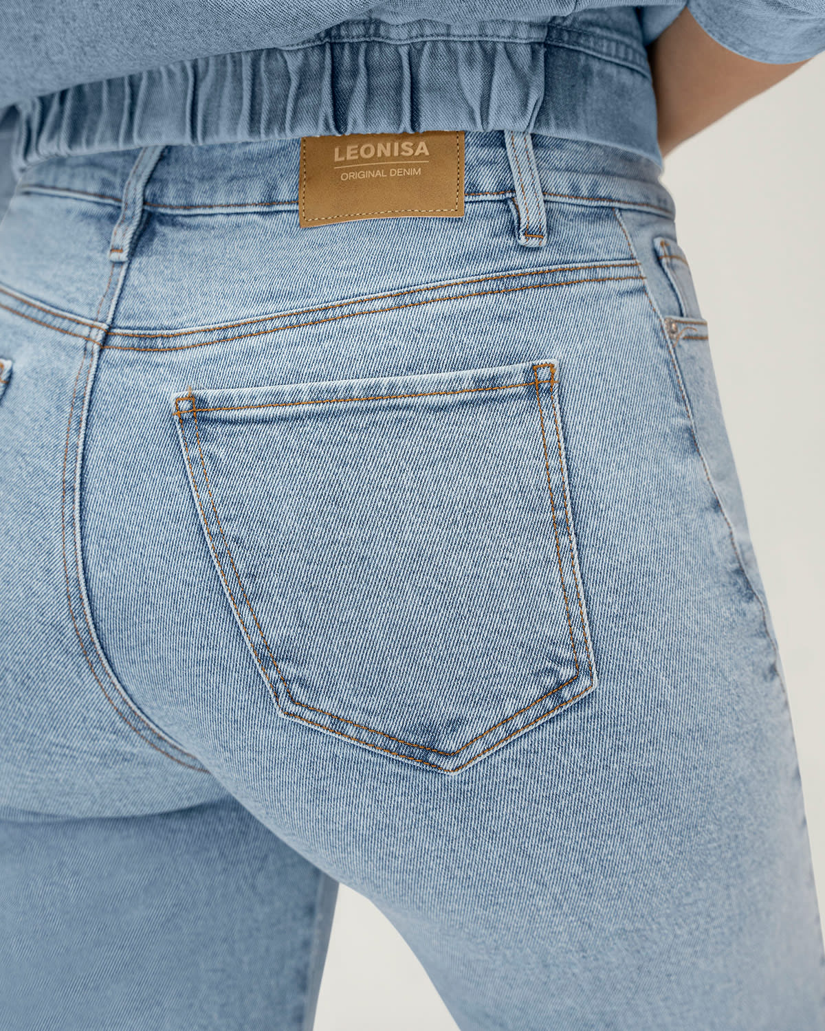 JEAN BOTA ANCHA ESENCIAL PARA MUJER - 4