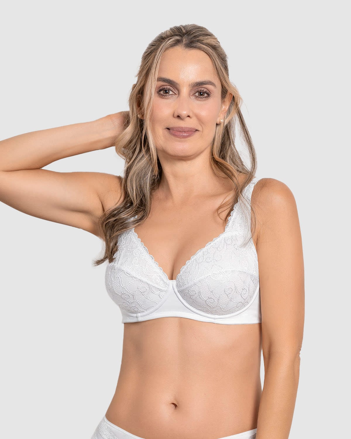 BRASIER TRIANGULAR COPAS EN ENCAJE Y ESPALDA EN TELA LISA - 1