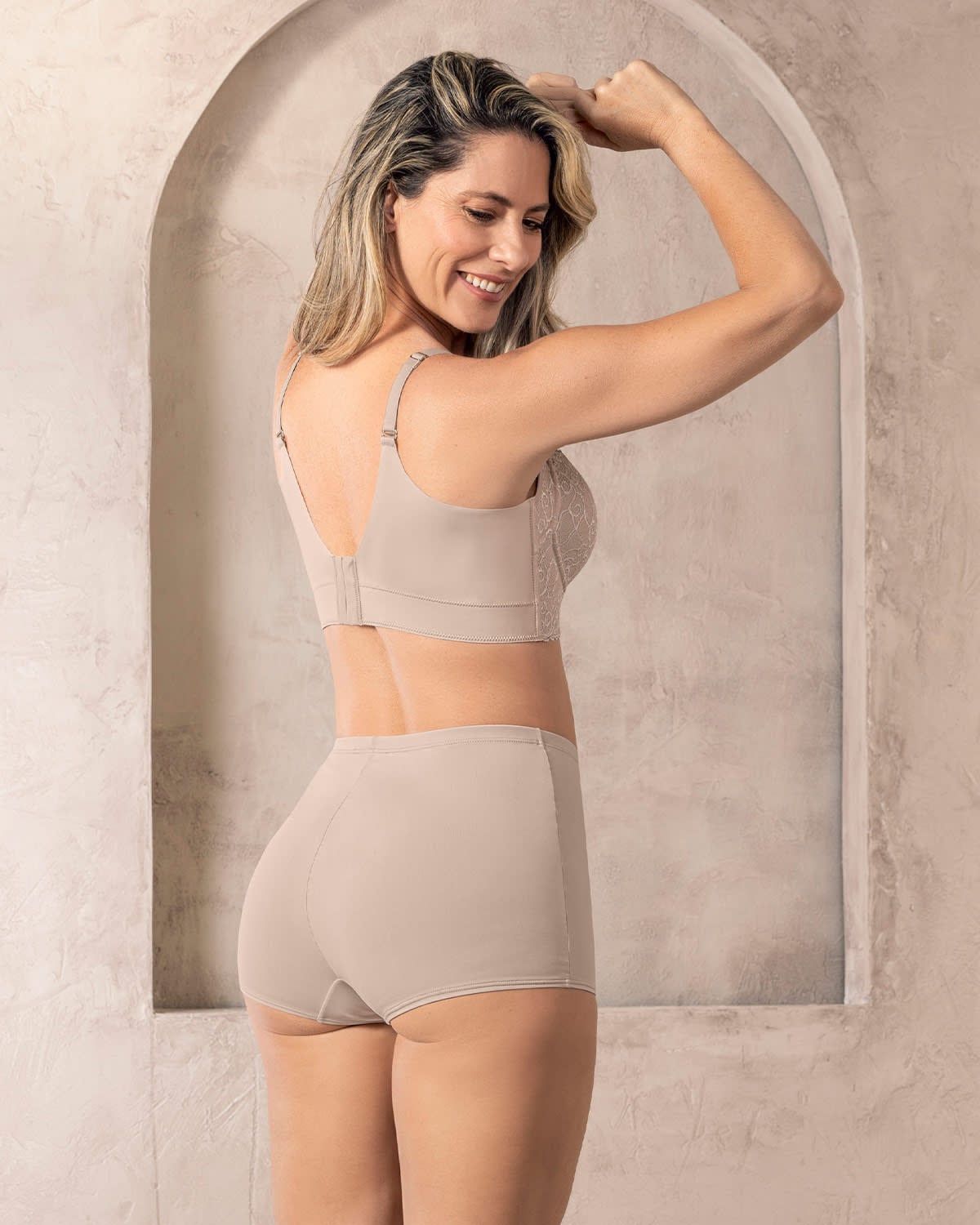 BRASIER DE BUEN CUBRIMIENTO Y SOPORTE CON ARCO - 4