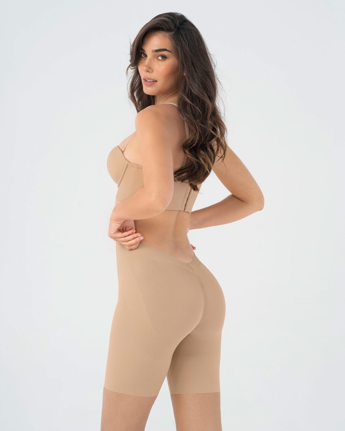 SHORT DE CONTROL EFECTO INVISIBLE ESPALDA EN U - 5