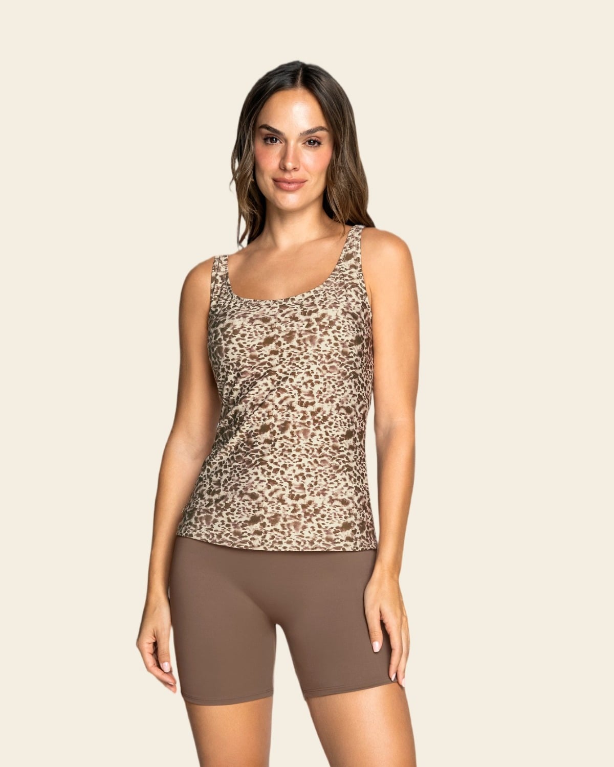 TRAJE DE BAÑO DE DOS PIEZAS CAMISETA Y SHORT DE CONTROL DE ABDOMEN - 1
