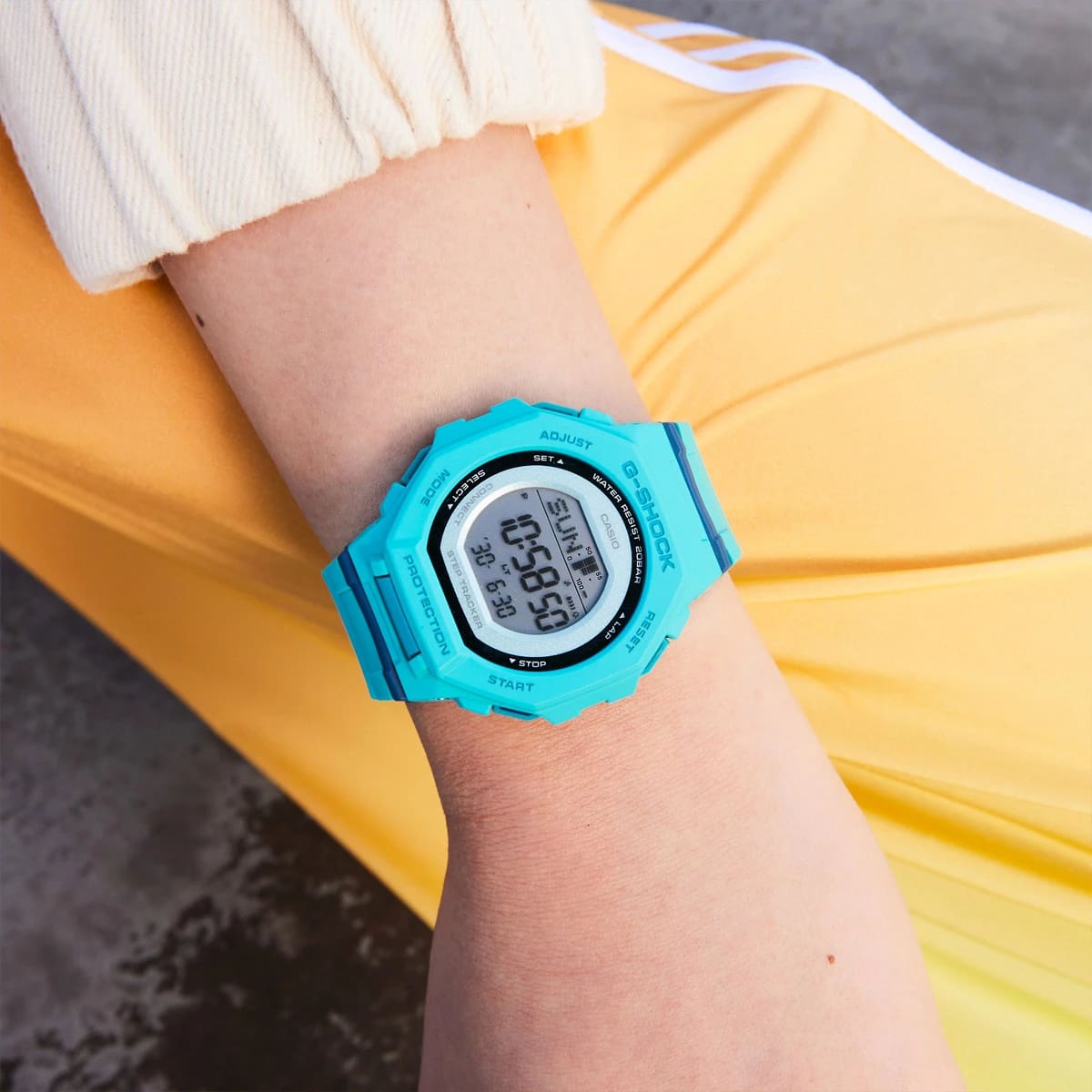 RELOJ CASIO G-SHOCK GMD-B300SC-2DR DE MUJER - 3