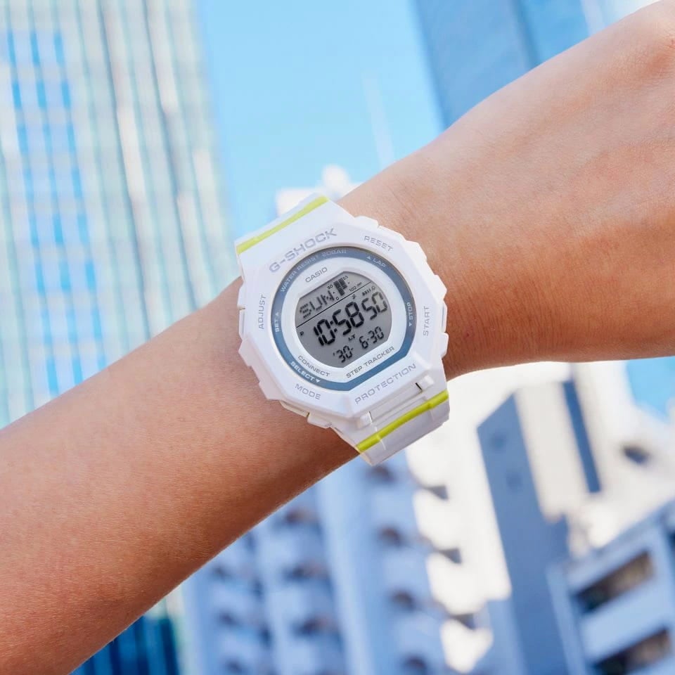 RELOJ CASIO G-SHOCK GMD-B300SC-7DR DE DAMA - 3