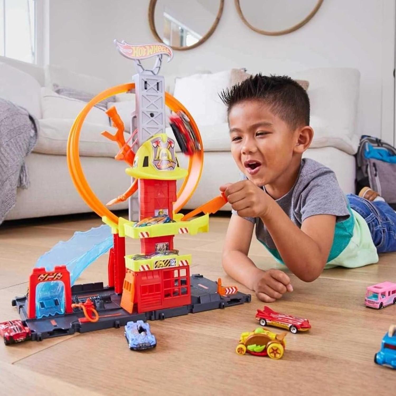 PISTA DE CARRERAS HOT WHEELS CITY SUPER LOOP Y 1 CAMIÓN DE BOMBEROS - 2