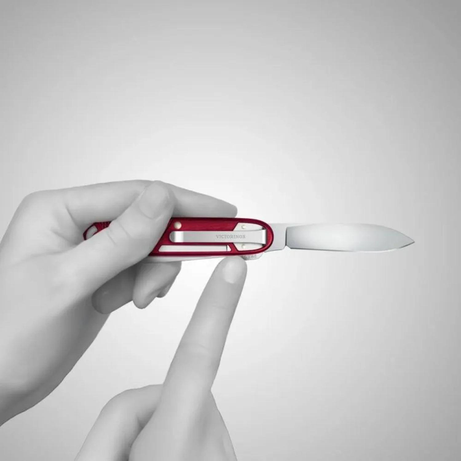 NAVAJA VICTORINOX SYNERGY X ALOX AZUL - 4