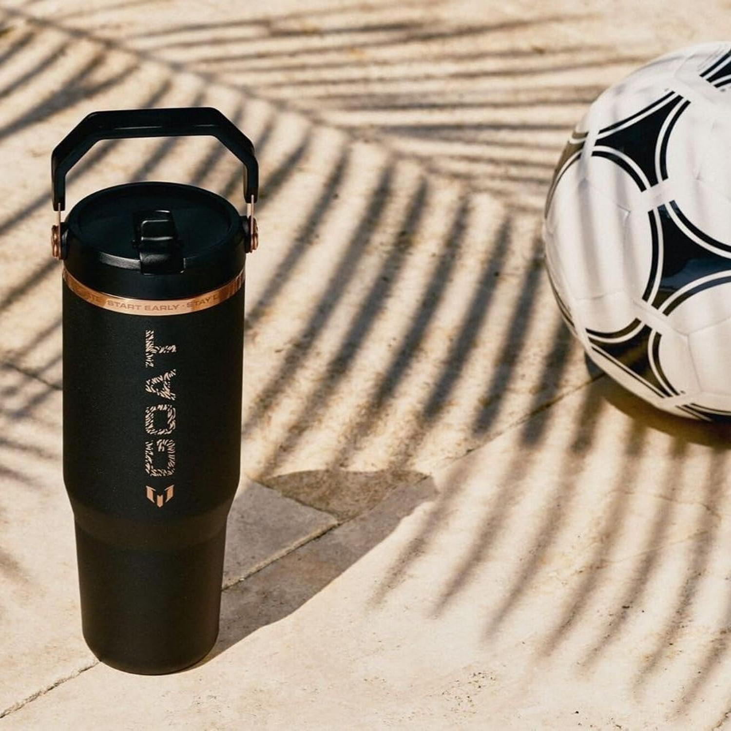 TUMBLER VASO STANLEY X MESSI ICEFLOW 2.0 - MESSI GOAT NEGRO - 7