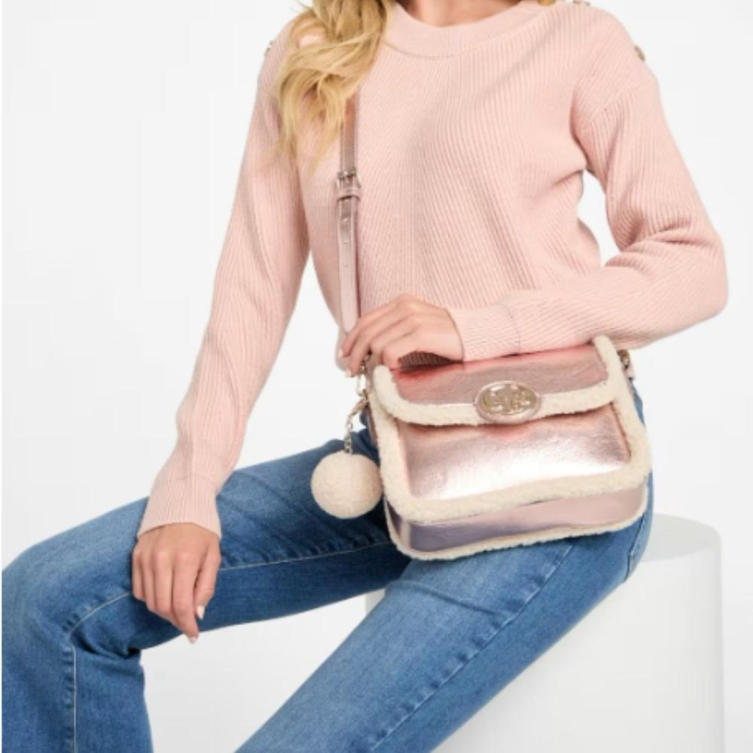 CARTERA CROSSBODY GUESS GINA SHERPA - ROSE GOLD TAMAÑO TALLA ÚNICA - 4