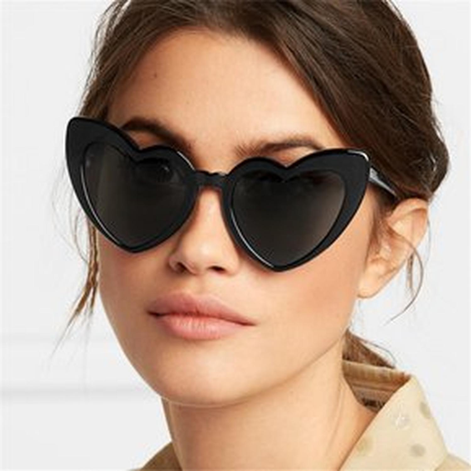 LENTES DE SOL CORAZON ESTILO LOLITA NEGRO TAMAÑO TALLA ÚNICA - 1