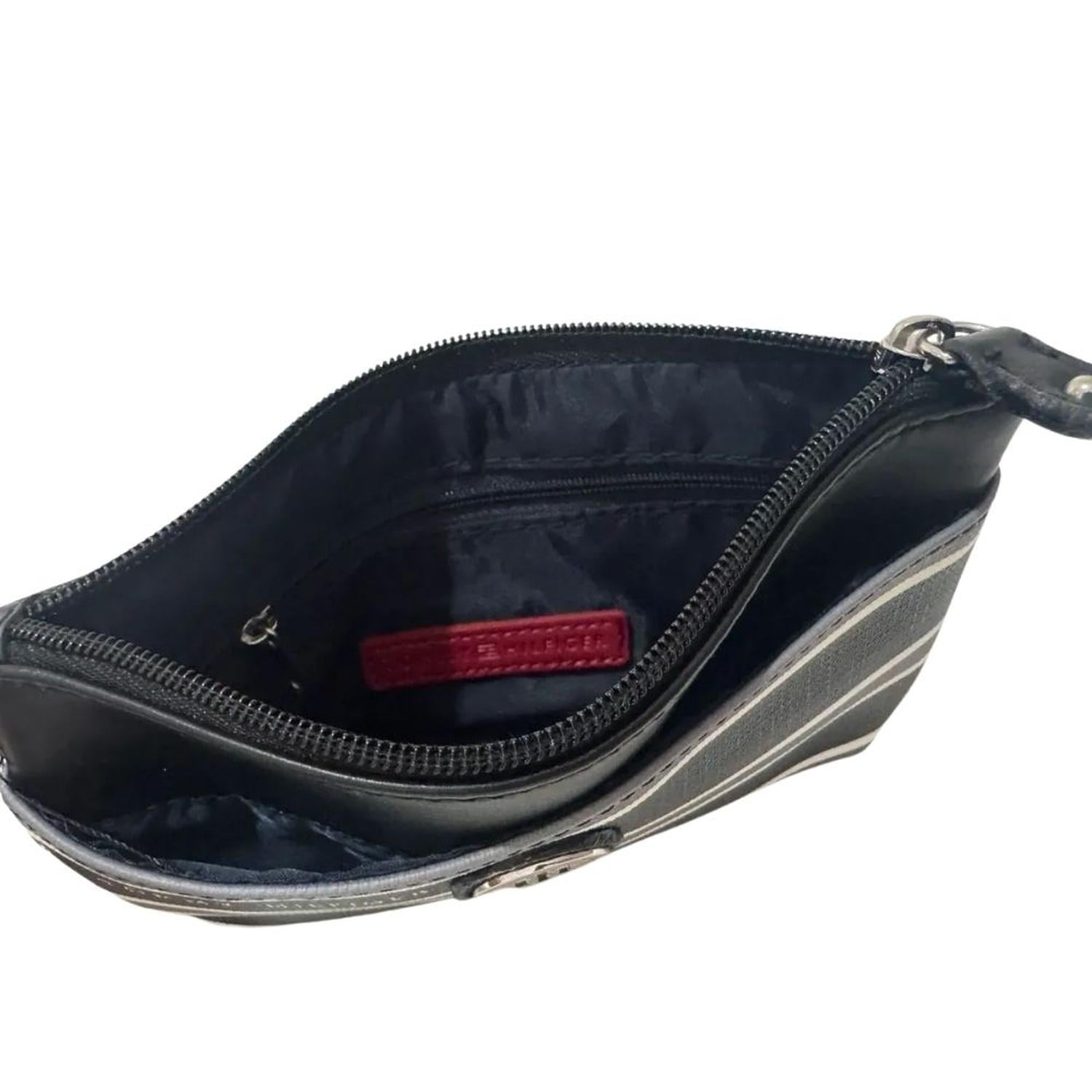 WRISLET O CARTERA DE MANO TOMMY HILFIGER STRIPES - NEGRO - 2