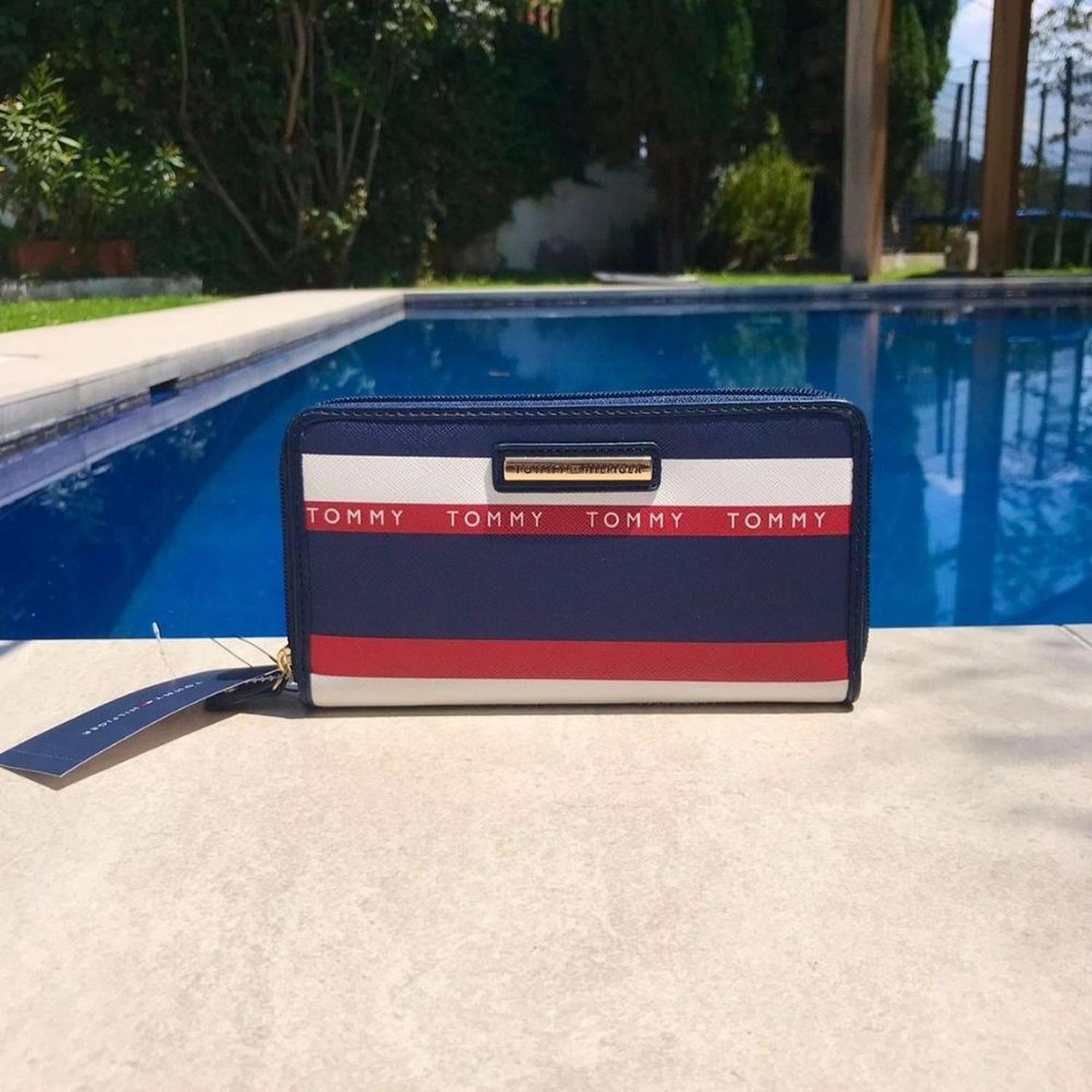 BILLETERA TOMMY HILFIGER ZIP AROUND BIFOLD - 2