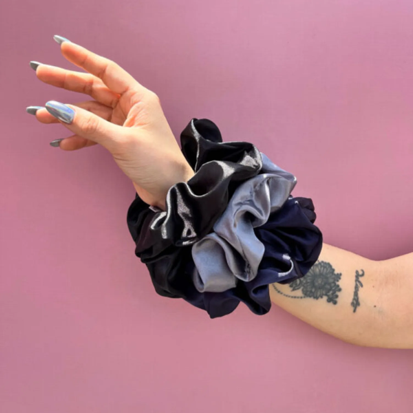 SCRUNCHIES DE SATIN - 03 UNIDADES NEUTRAL - 1