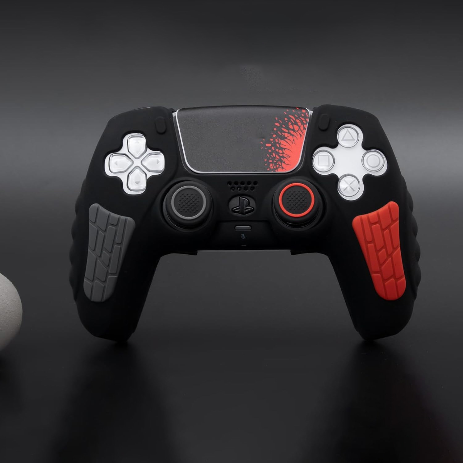 PROTECTOR DE SILICONA PARA MANDO PS5 DUALSENSE AKSW-181 NEGRO-ROJO - 5