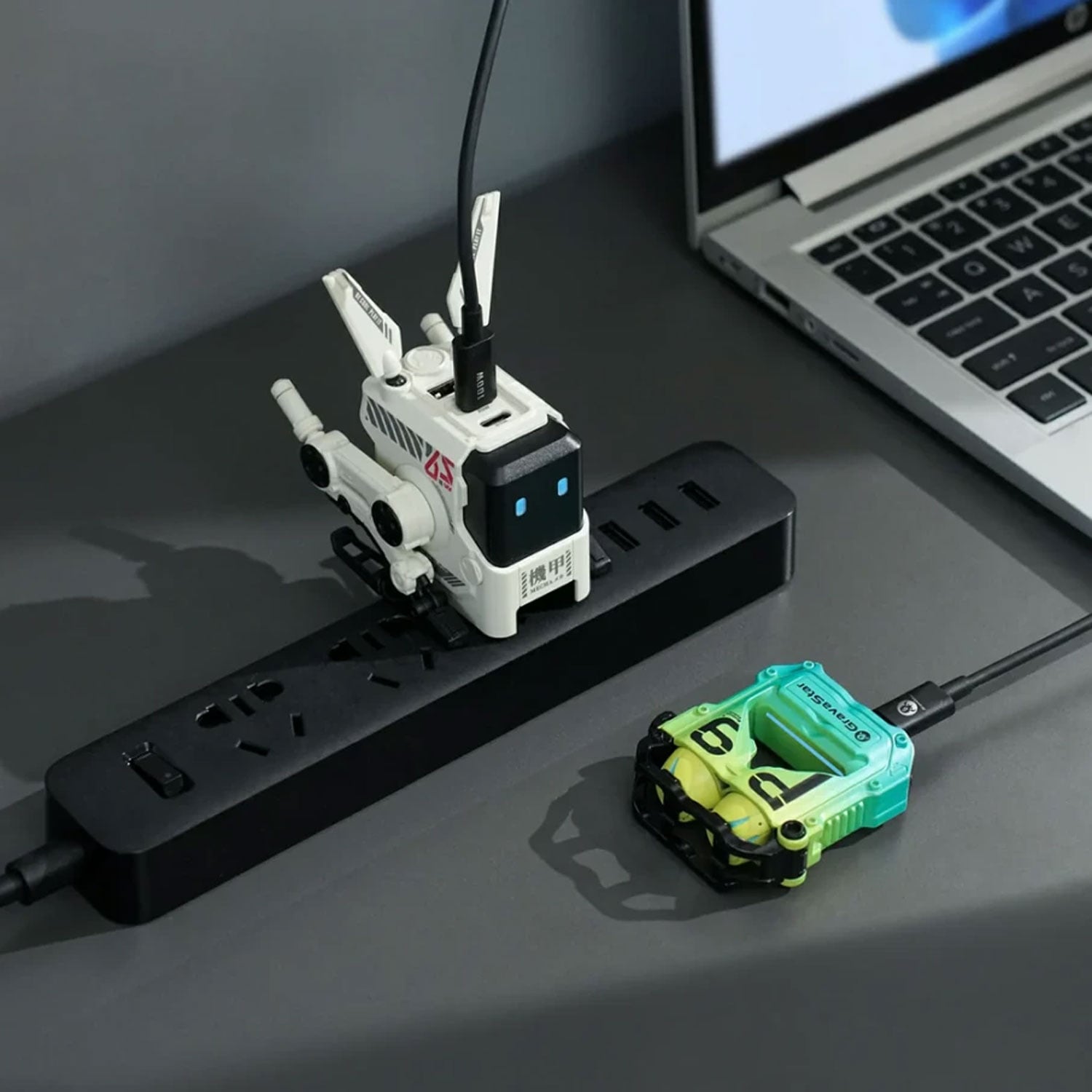 CARGADOR GRAVASTAR ALPHA 65W US PLUG CARGA RÁPIDA 2USB-C 1USB-A DAWN WHITE - 3