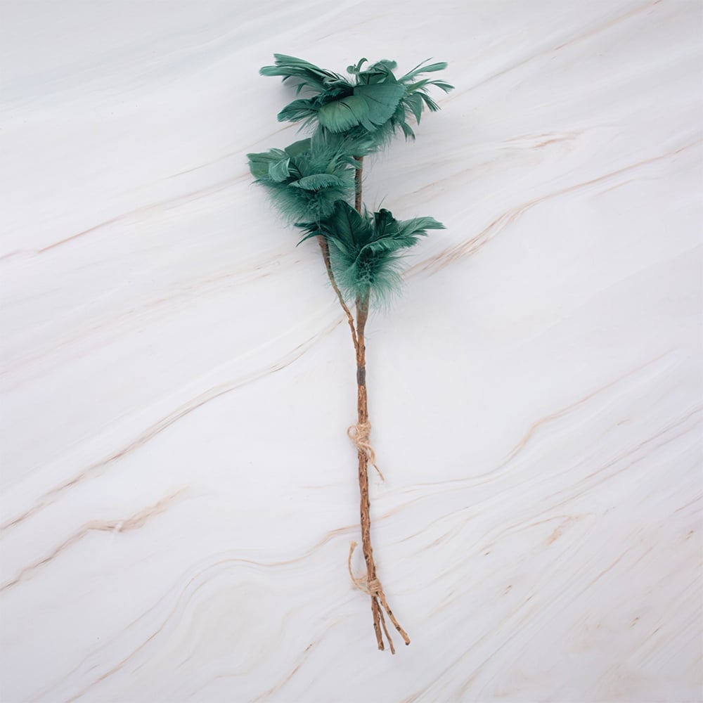 PLUMAS EN VARA PVC 58CM VERDE - 1