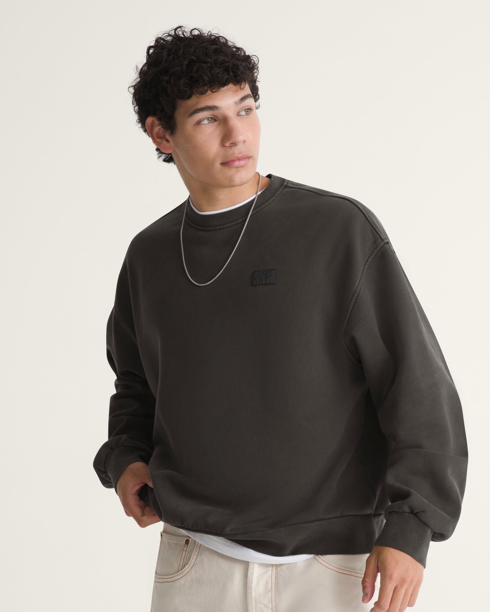 POLERÓN PREMIUM CREWNECK NEGRO VANS - 3