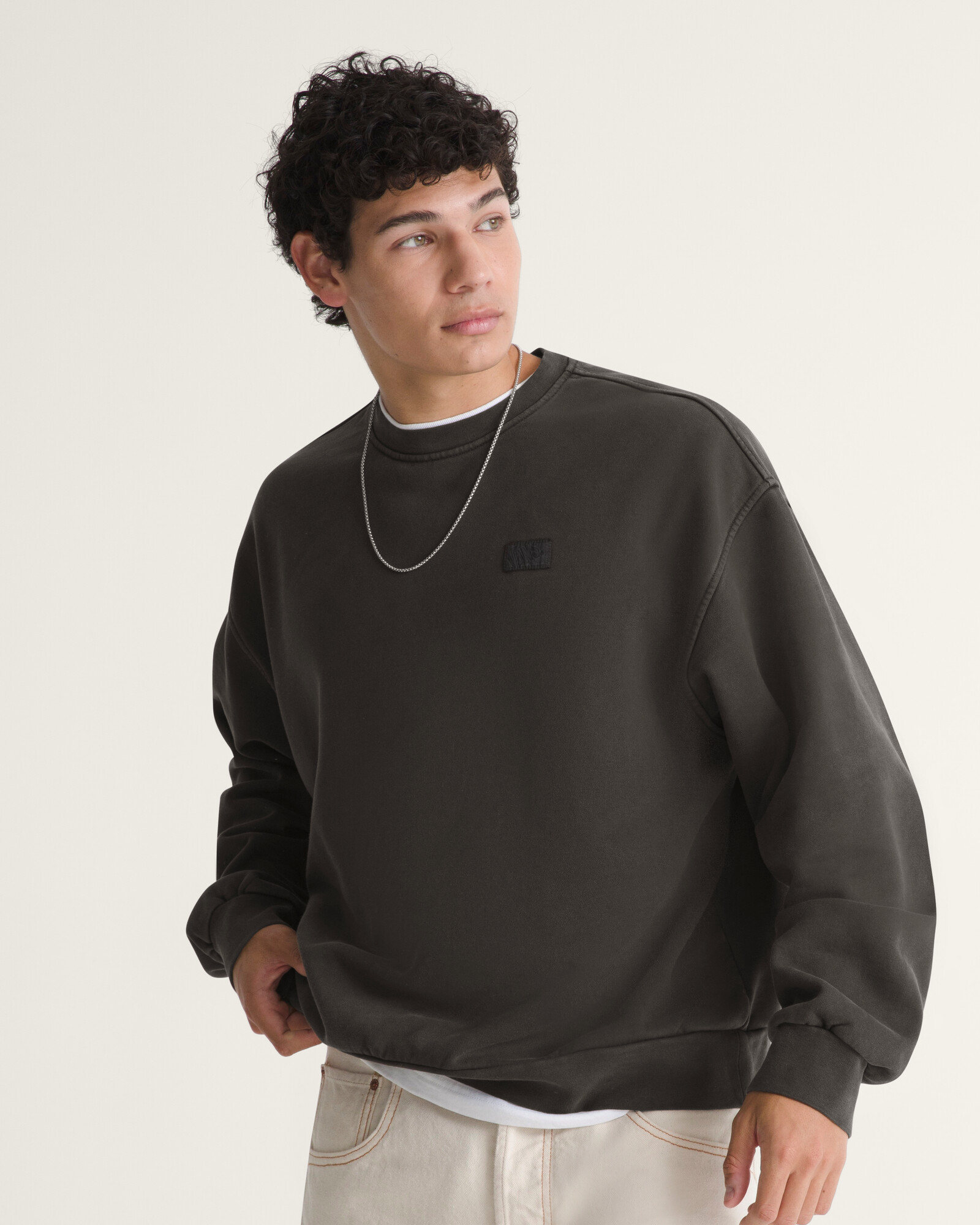 POLERÓN PREMIUM CREWNECK NEGRO VANS - 3