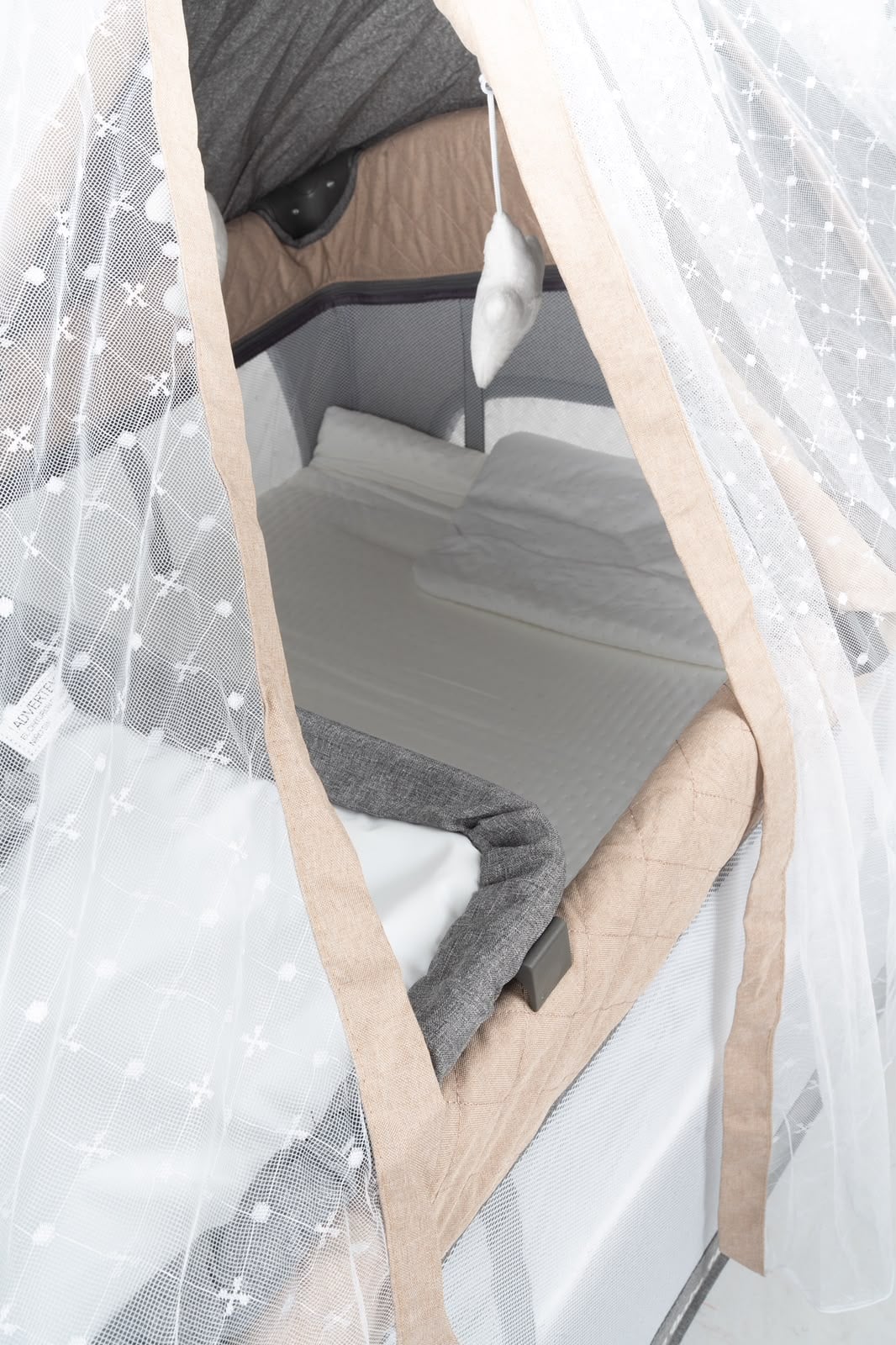 CUNA CORRAL PARA BEBE FUNCION MECEDOR COLECHO BEIGE MAS COLCHON - 3